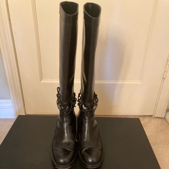 CHANEL black calfskin leather high boots, size 41 - Picture 2 of 8